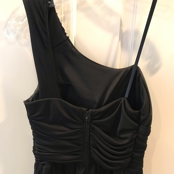 BLong Formal Dress - Picture 4 of 4